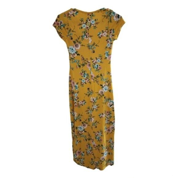 Discreet Floral Dress - Picture 2 of 3